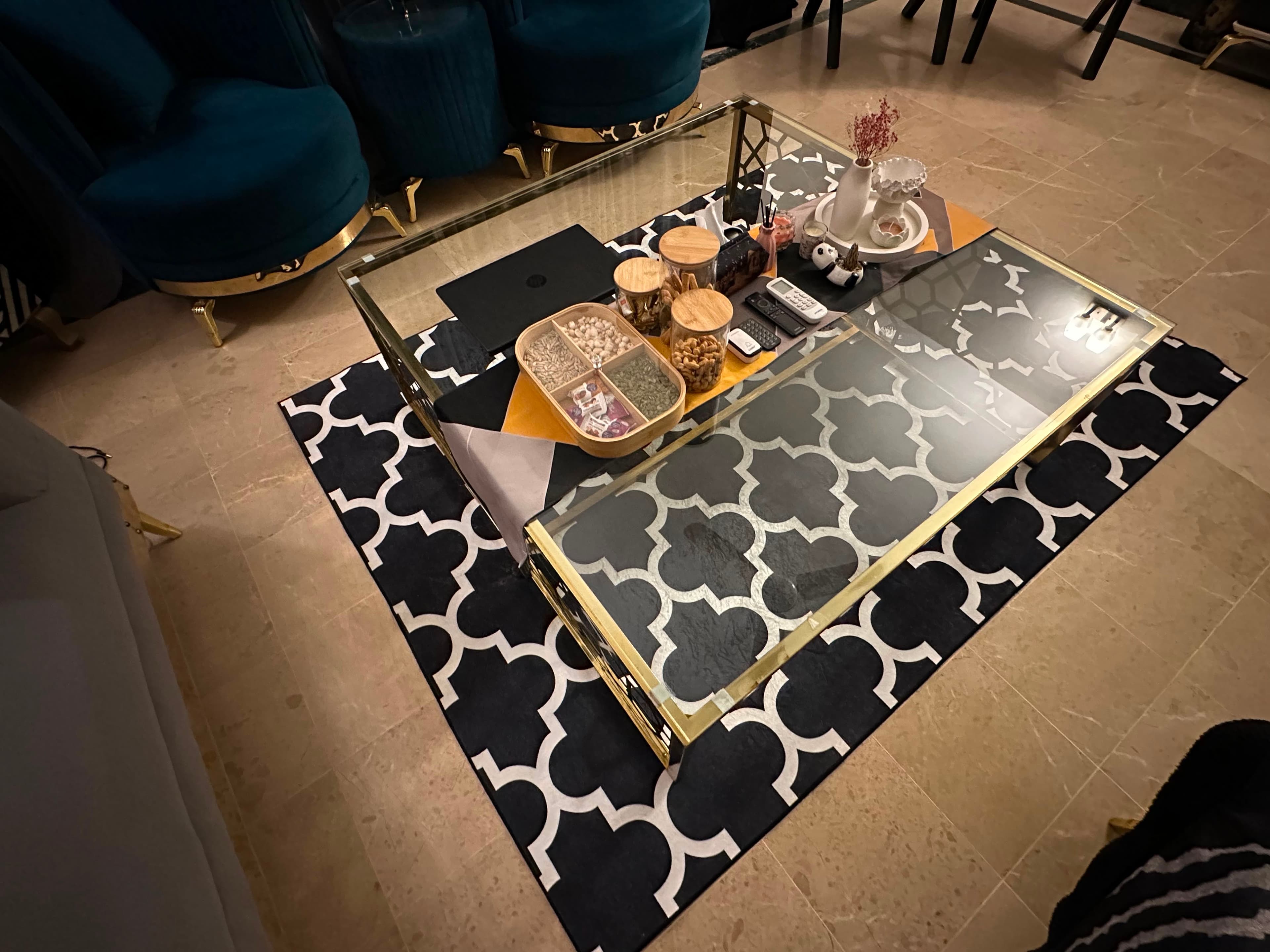 CENTER TABLE // COFFEE TABLE