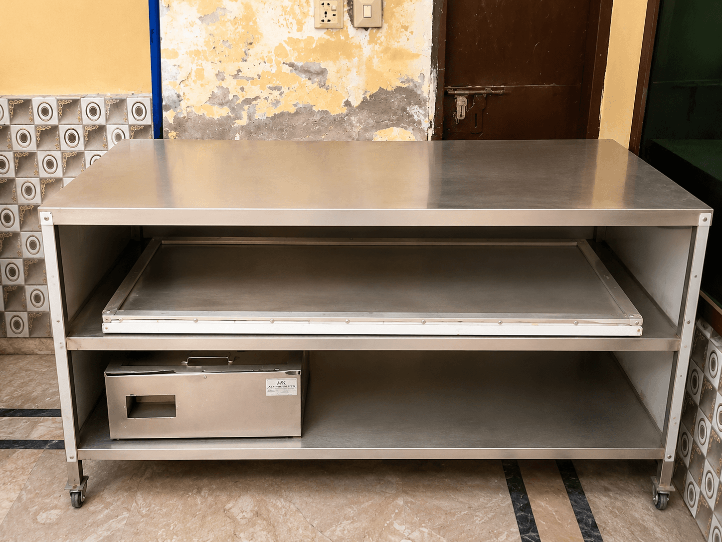 Stainless Steel Working Table / Kitchen Counter For Sale